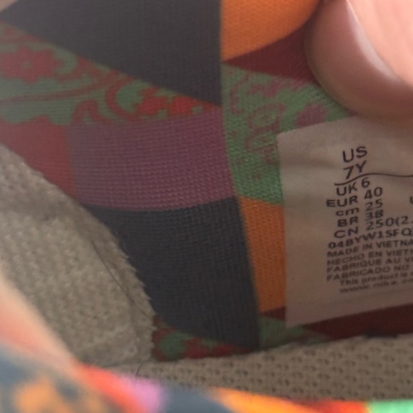 Nike Kids White Multicolor Sneakers size 7 - Picture 6 of 6